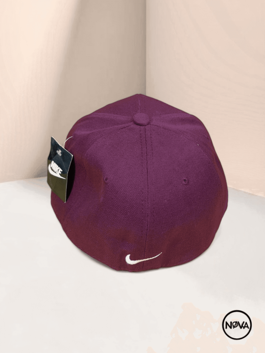 Gorra cerrada de visera curva para hombre y mujer, estilo urbano deportivo unisex, ajustable, moderna y cómoda.