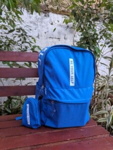 Mochila Be Your Self unisex, vibrante azul, estuche incluido, para escuela, universidad, trabajo, viajes y uso casual.