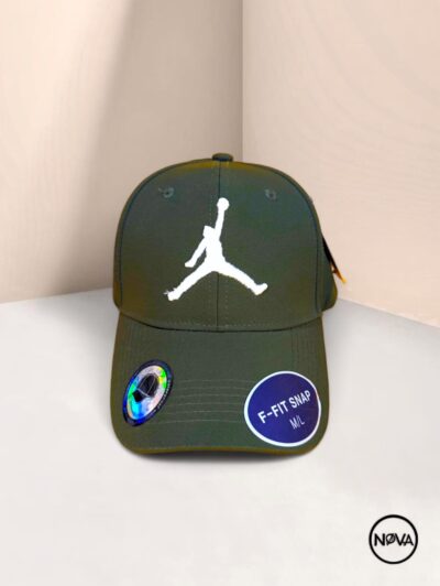 Gorra cerrada de visera curva para hombre y mujer, estilo urbano deportivo unisex, ajustable, moderna y cómoda.