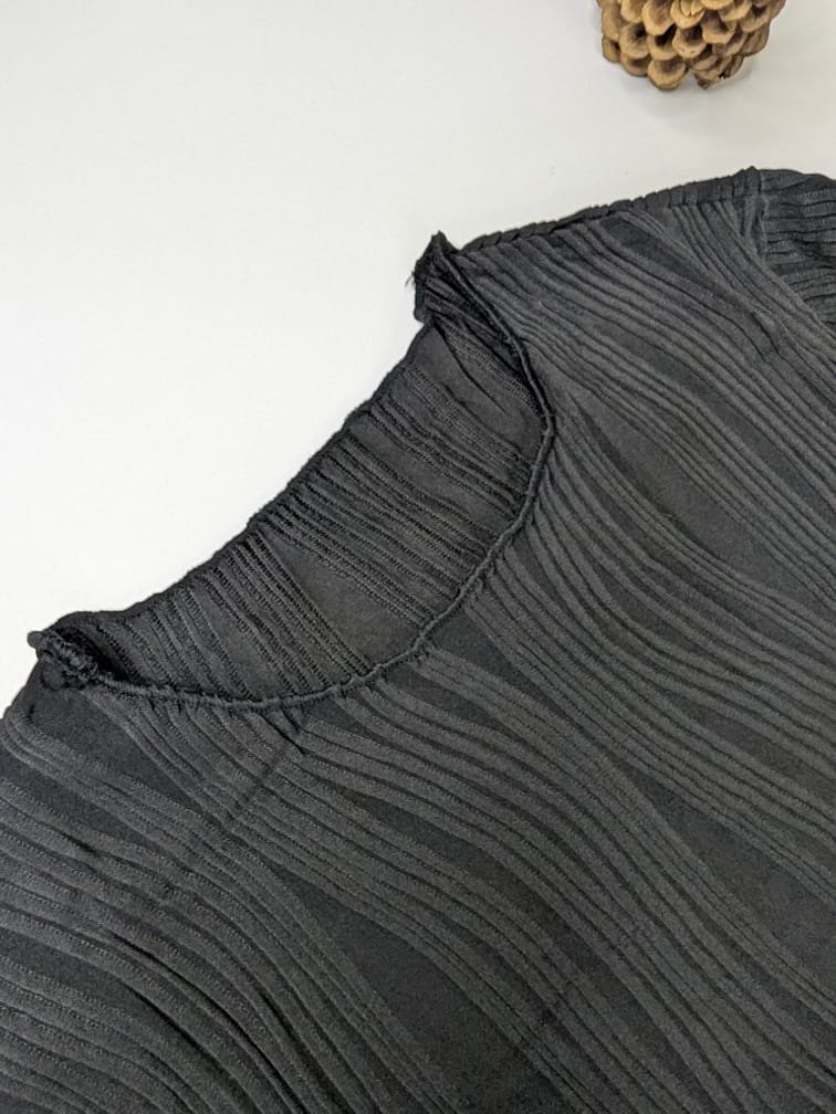 Blusas para damas, crop top con relieves de mujeres