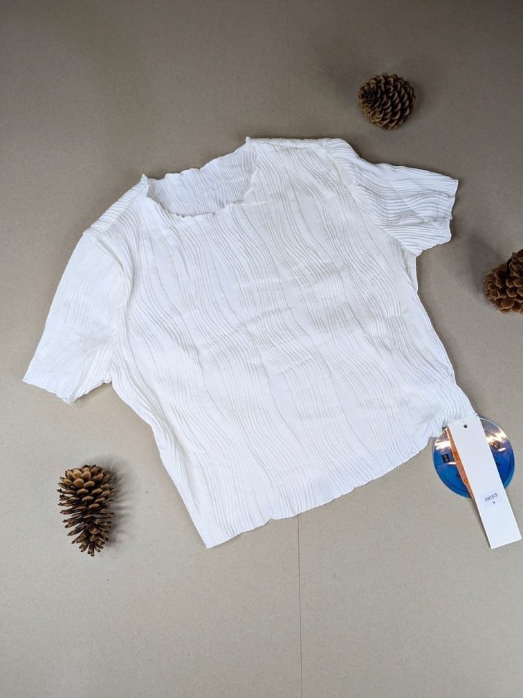 Blusas para damas, crop top con relieves de mujeres