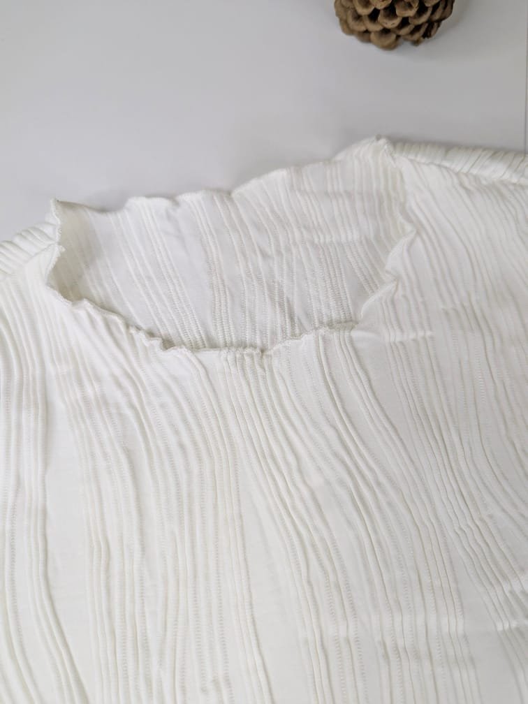 Blusas para damas, crop top con relieves de mujeres