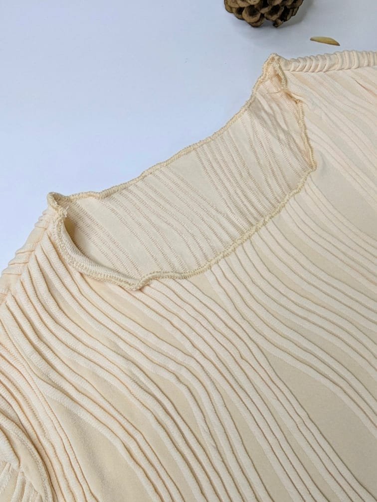 Blusas para damas, crop top con relieves de mujeres