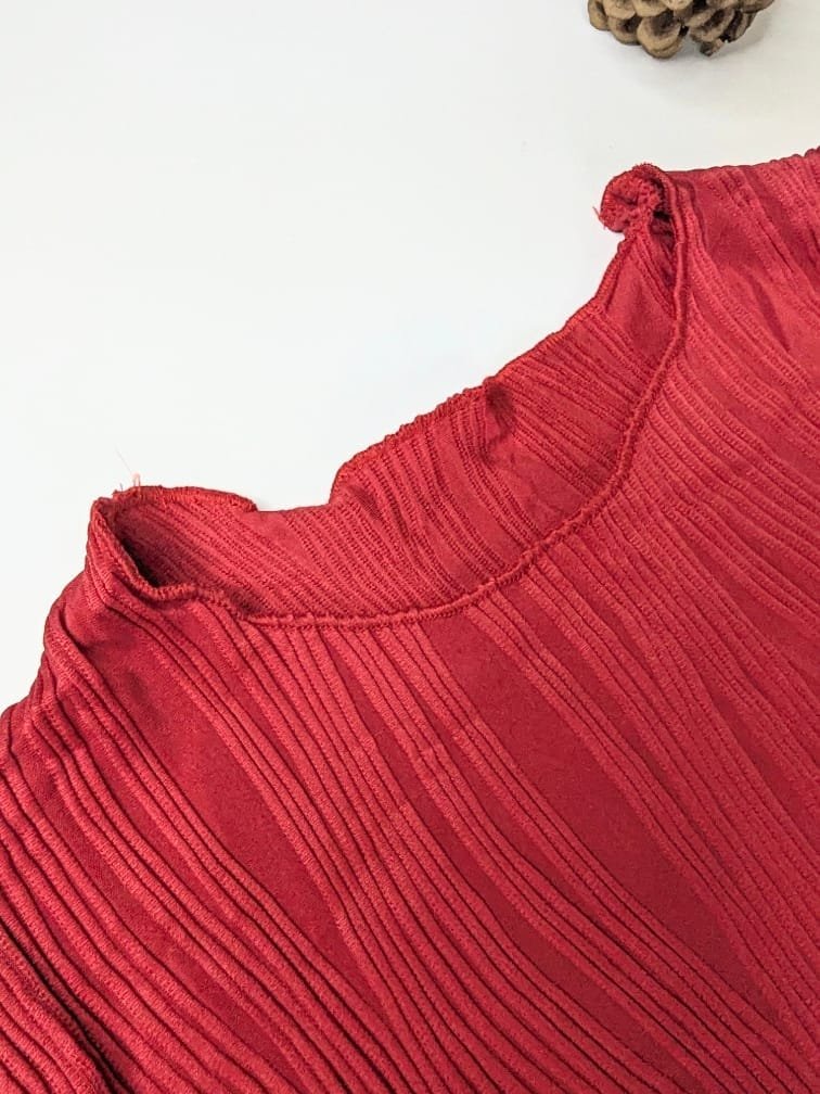 Blusas para damas, crop top con relieves de mujeres