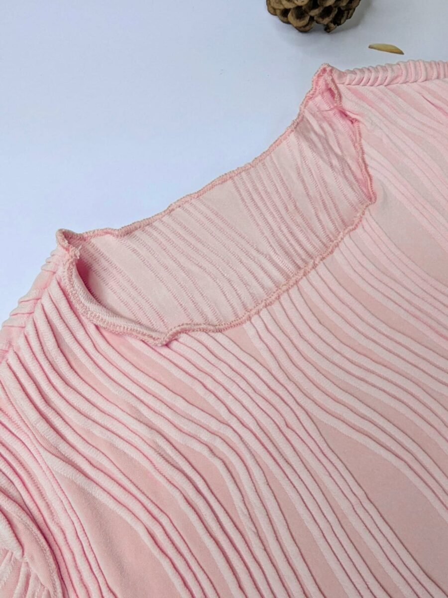 Blusas para damas, crop top con relieves de mujeres