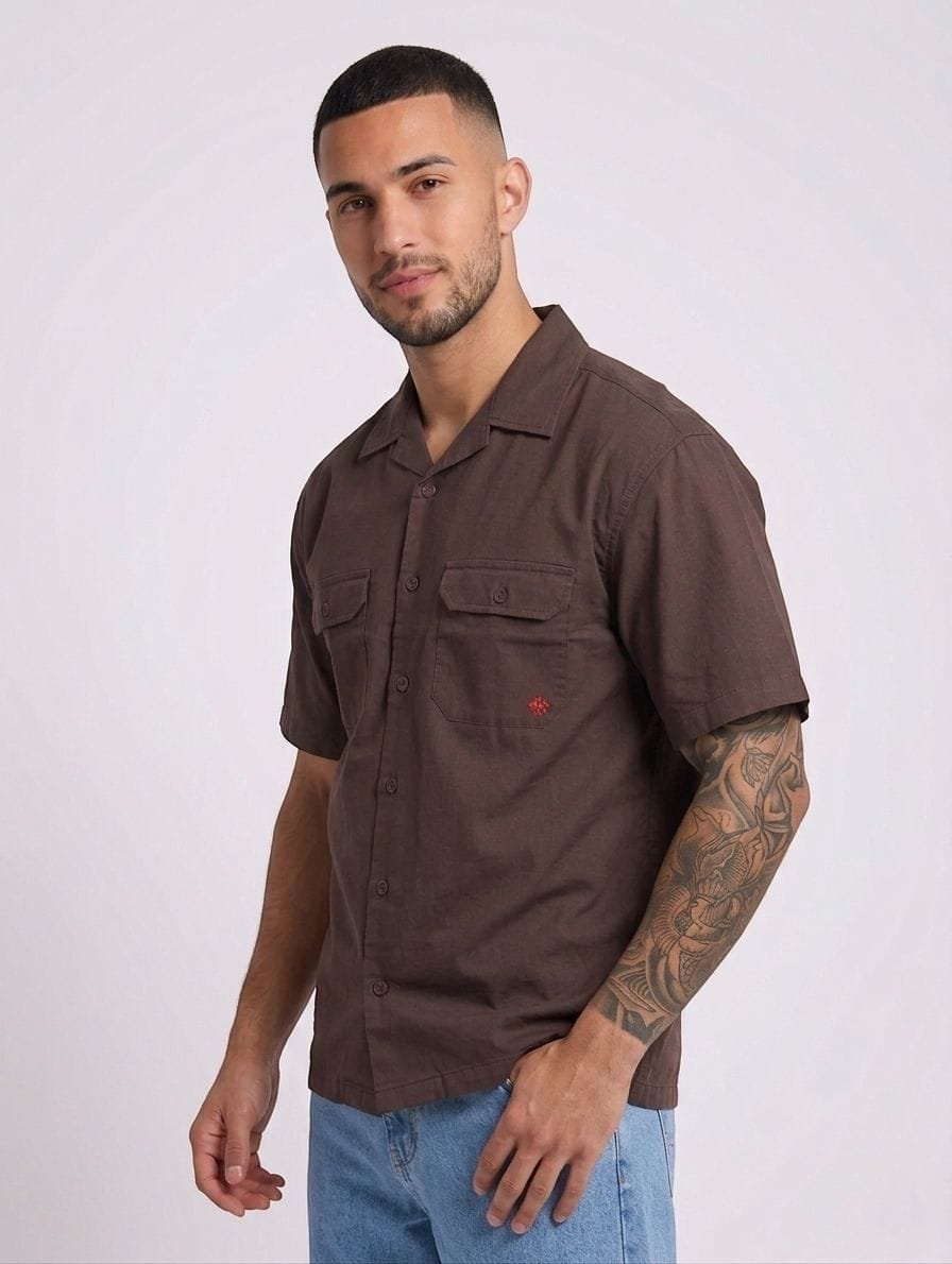 Camisa PAPAUPA para hombres de manga corta, cuello solapa, estilo casual, con bolsillos, versátil y cómoda, bolsas delanteras estilo columbia