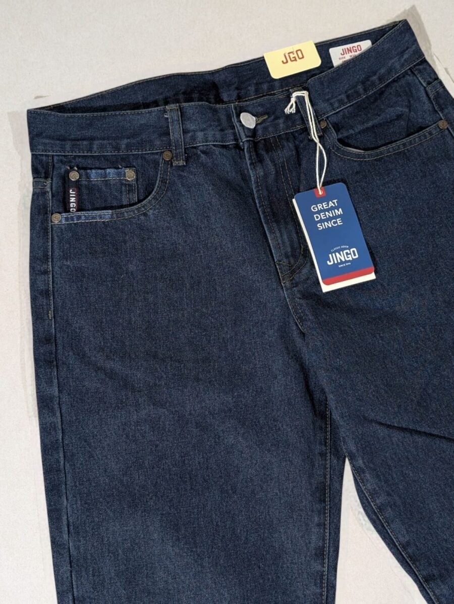 Pantalón Jingo imitación de mezclilla, corte recto clásico y casual para hombre, disponible en Petróleo, Azul, Negro.