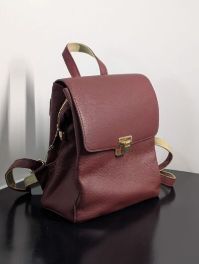 Mini mochila elegante para mujeres de cuerina de alta resistencia