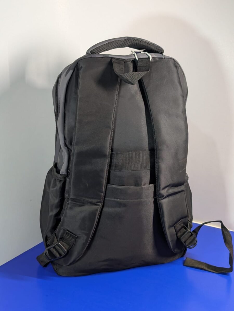 Mochila camufle CALIFORNIA para hombres tamaño grande urbana espacial resistente uso diario colores Grises.