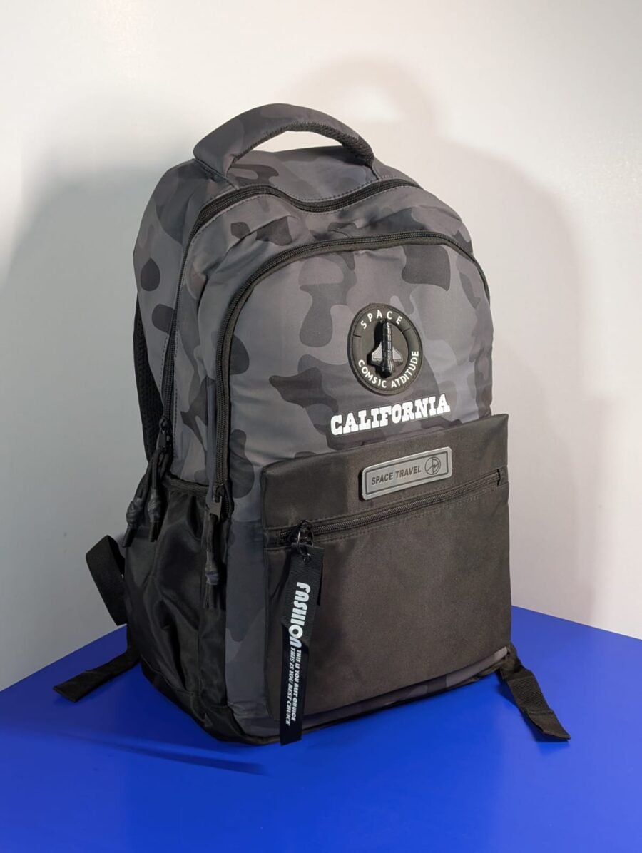 Mochila camufle CALIFORNIA para hombres tamaño grande urbana espacial resistente uso diario colores Grises.