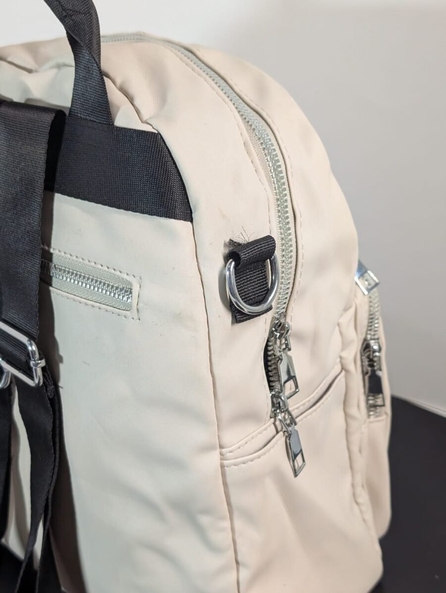 Bolso mochila pequeña marca Yaya para mujeres