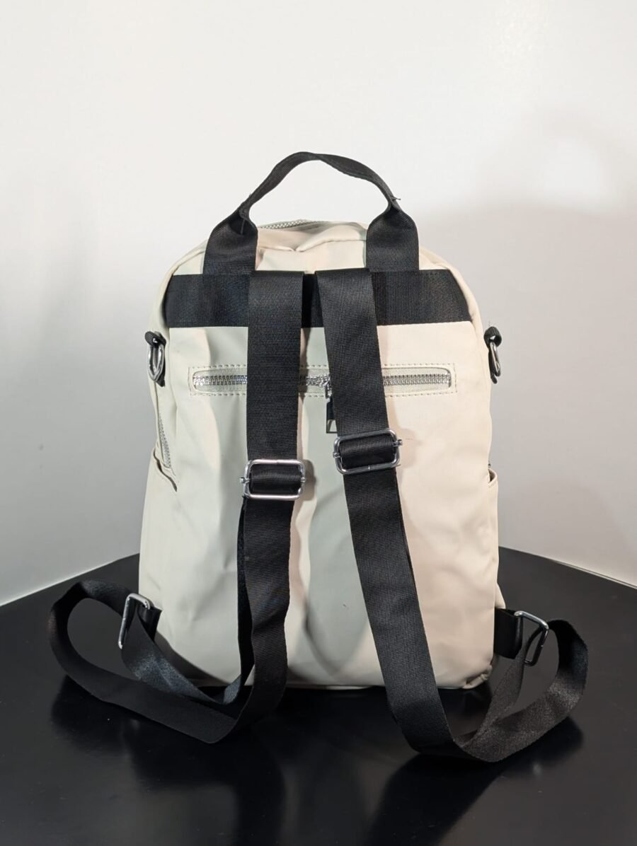 Bolso mochila pequeña marca Yaya para mujeres