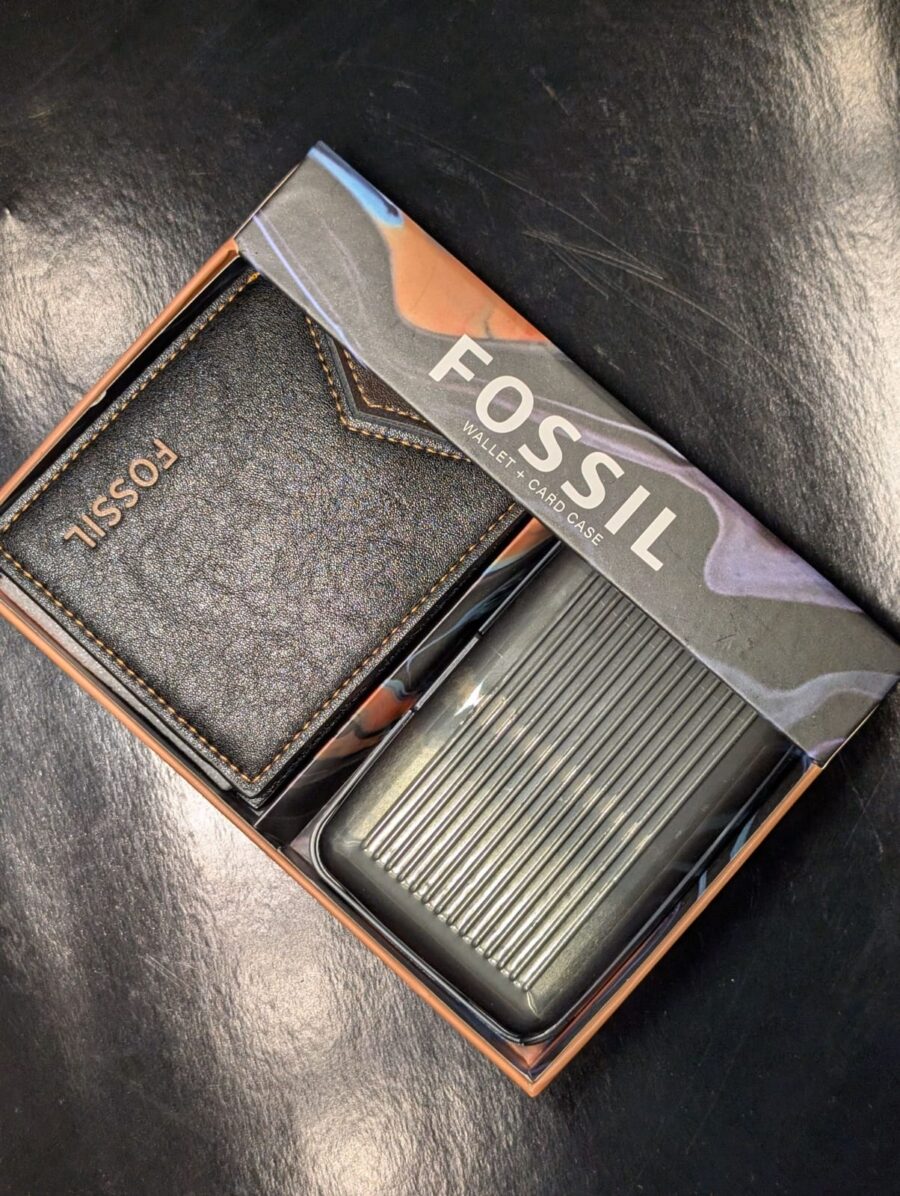Combo de billetera + tarjetero para hombres, cuero genuino Fossil, plastico, elegante, protección, Marrón y Negro.