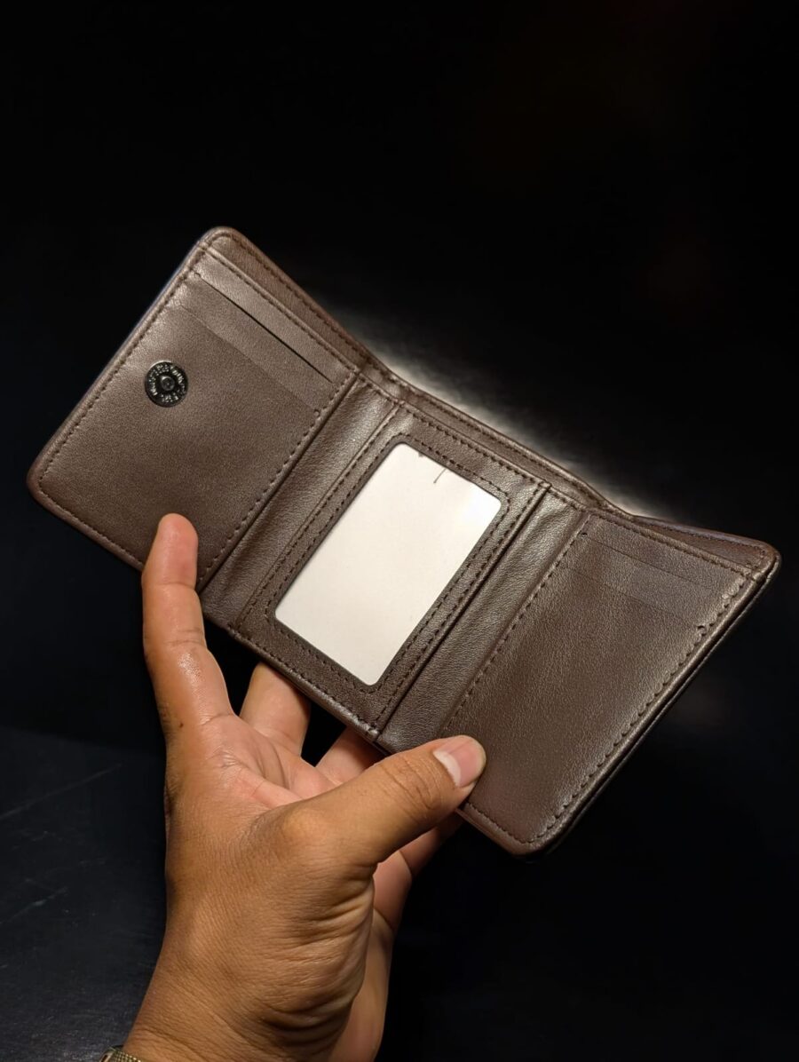 Billeteras para hombres de cuero genuino Levi's, elegante diseño plegable, práctica y compacta para uso diario.