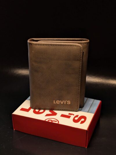 Billeteras para hombres de cuero genuino Levi's, elegante diseño plegable, práctica y compacta para uso diario.