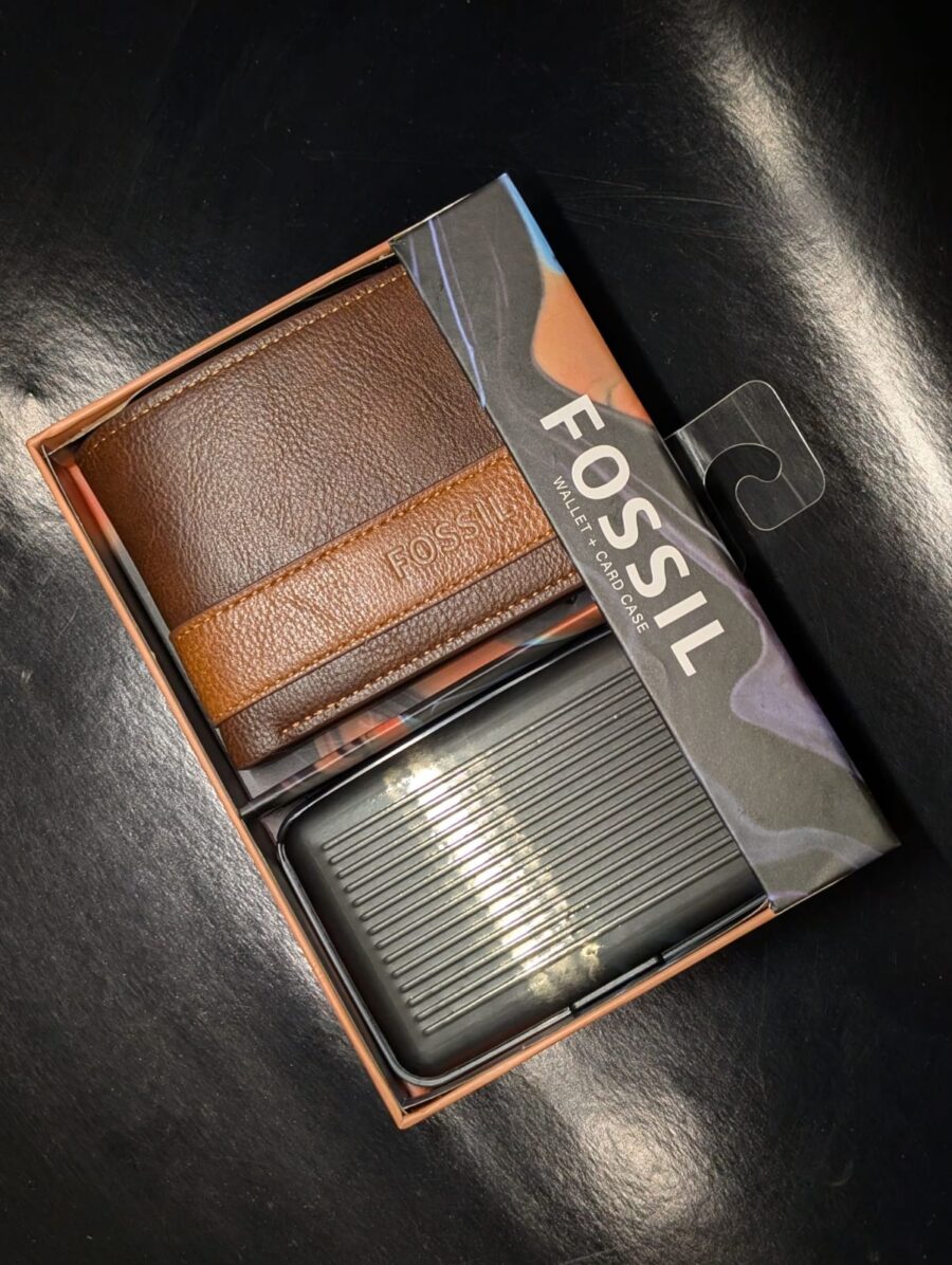Combo de billetera + tarjetero para hombres, cuero genuino Fossil, plastico, elegante, protección, Marrón y Negro.